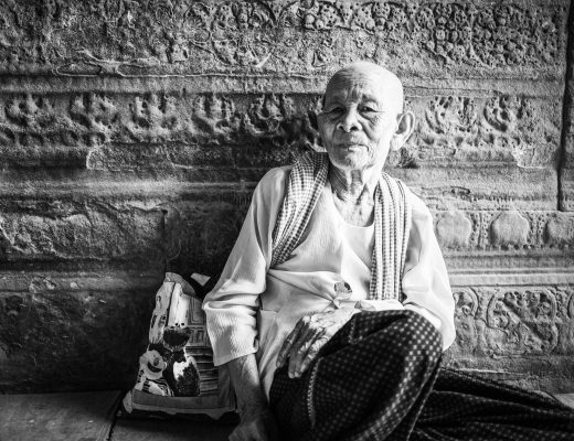 monk, angkor wat